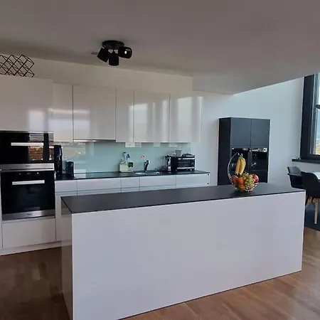 Switzerland Im 12. Stock *